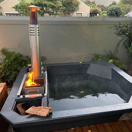 Вилла Seven On Flora- Hot Tub, Modern With Amazing Outside Area Херманус Экстерьер фото